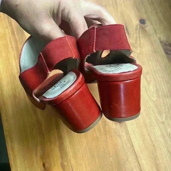 🔥bos. & Co.🔥 | Red leather heeled sandals - Picture 5 of 7